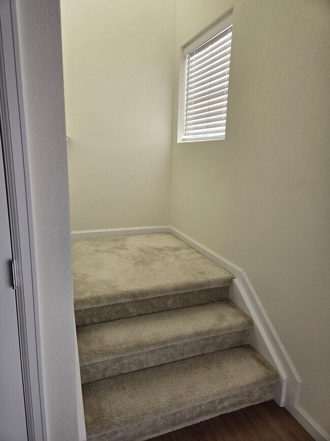 Building Photo - 16806 E 118th Dr