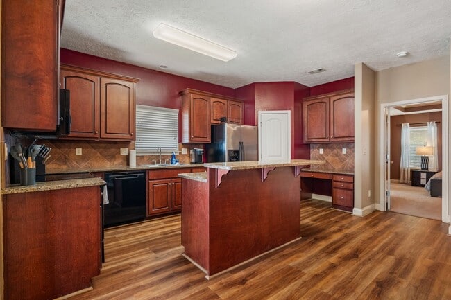 Building Photo - 3 Bedroom, 2 Bath, 1826 Heated Sq Ft Home ...