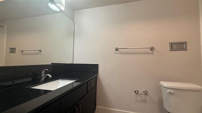 Building Photo - 5400 Memorial Dr