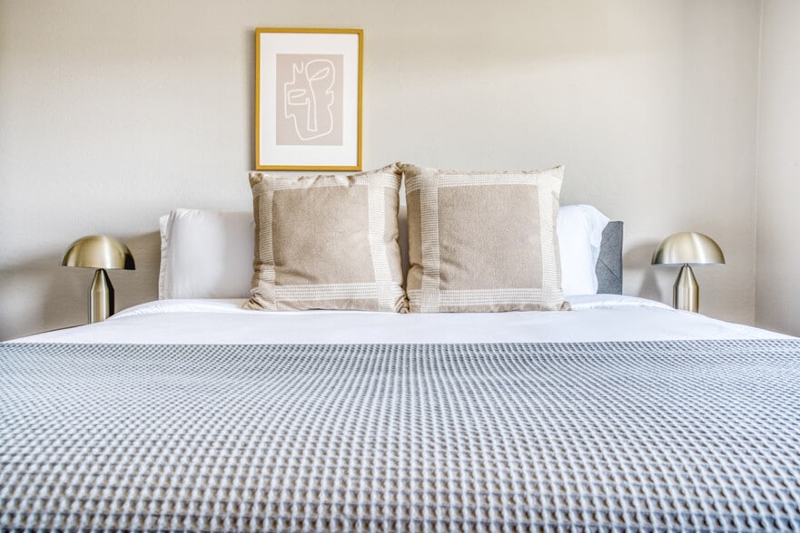 Building Photo - 600 Edgewater Blvd