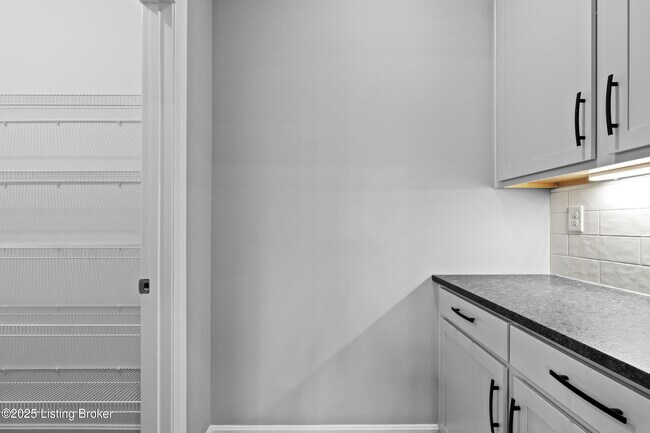 Building Photo - 5919 Ruby Fls Dr