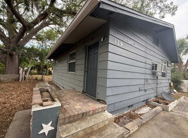 Building Photo - 129 N Pompano Ave