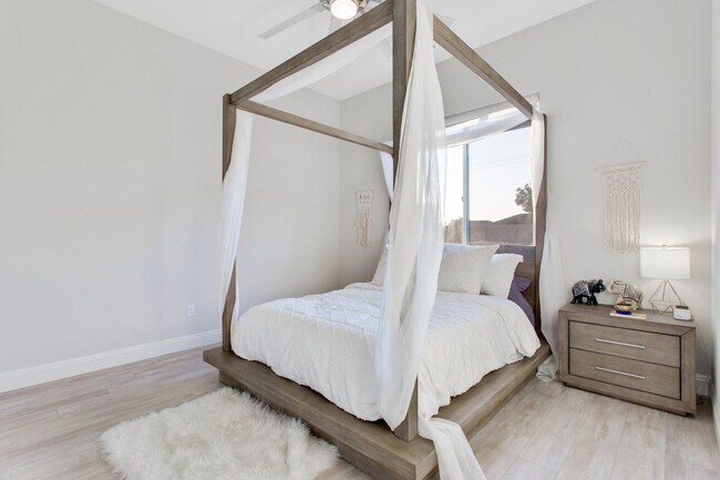 Building Photo - 5-Bedroom Pool & Spa Home in Masterpiece Estates