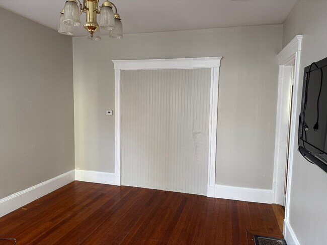 Building Photo - 49 St Margaret St