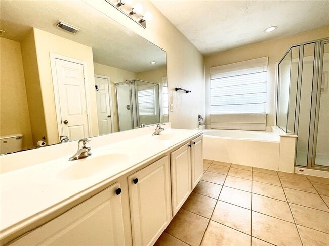 Building Photo - 5626 Claybeck Ln
