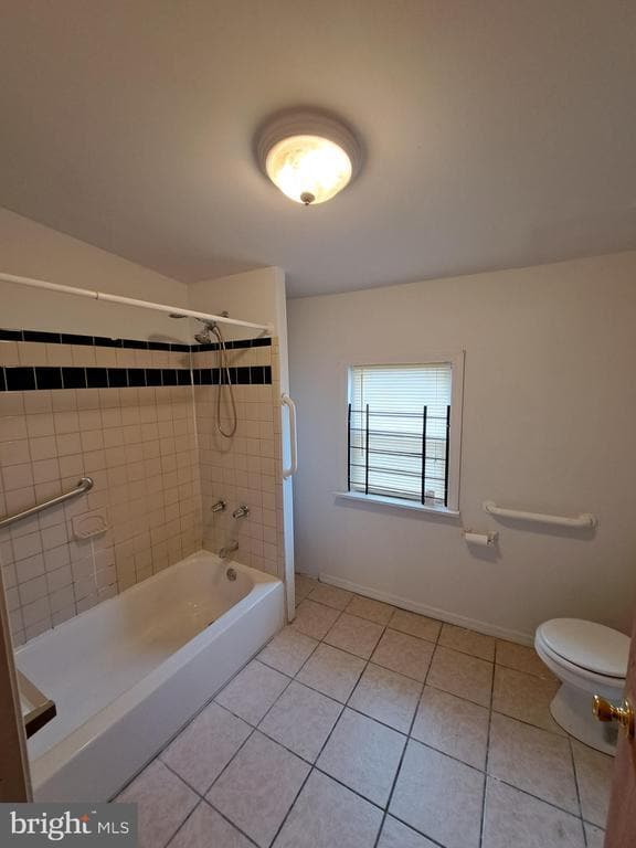 Building Photo - 528 Hart Ln