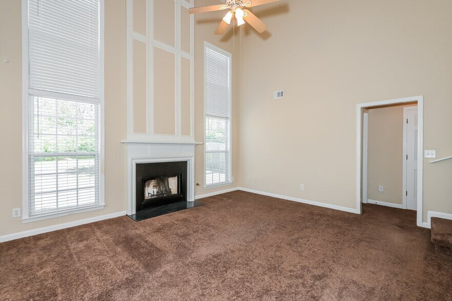 Building Photo - 4375 Ridgefair Dr