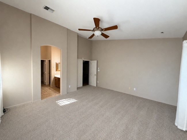 Building Photo - 3 BEDROOM HOME IN FALLS RANCH!