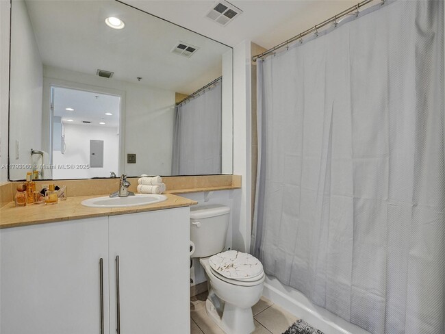 Building Photo - 325 S Biscayne Blvd