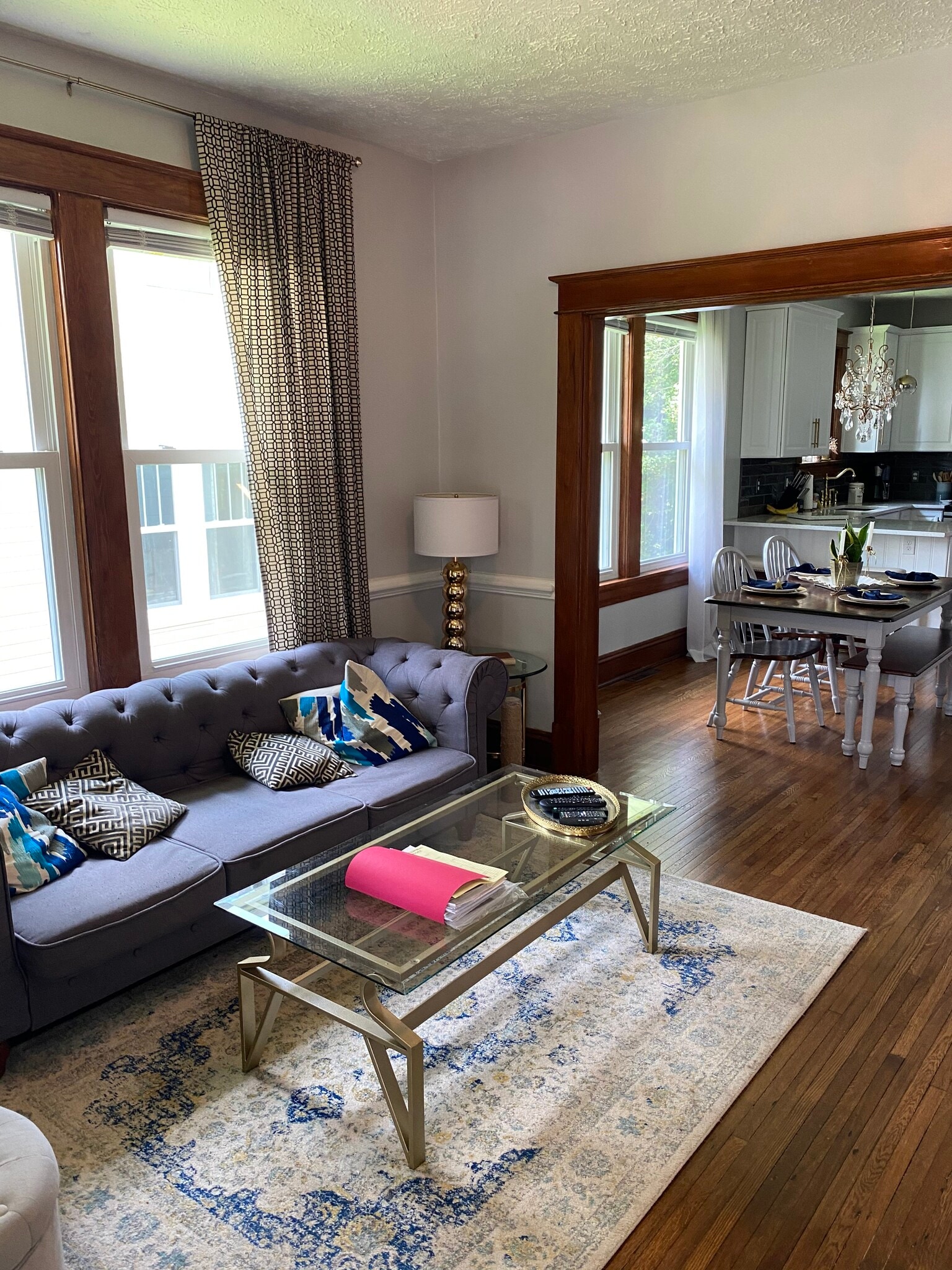 Family room - 1505 Russell St