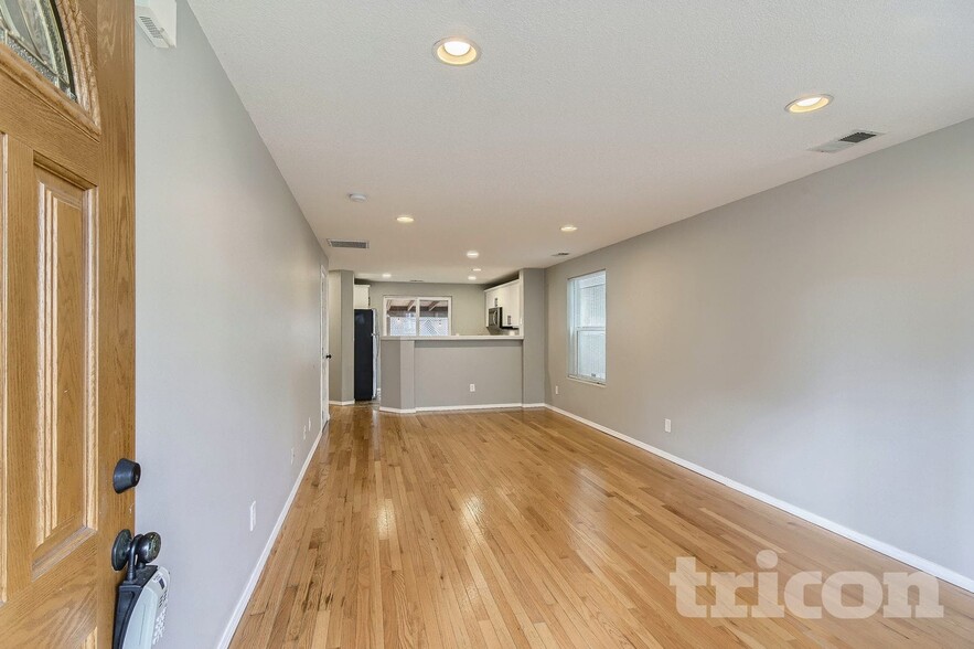 Building Photo - 577 SW 207th Ave