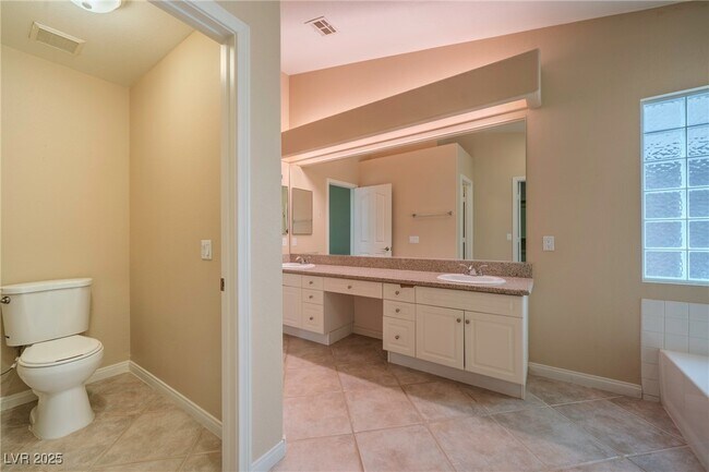 Building Photo - 921 San Bruno Ave