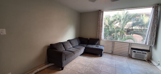 Building Photo - 2br - 2bd/1bth Two Stories | West Maui Tra...