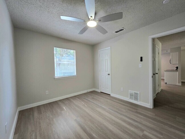 Building Photo - 172 Gaskins St