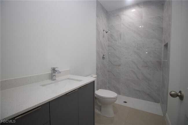 Building Photo - 510 Hurd Ave