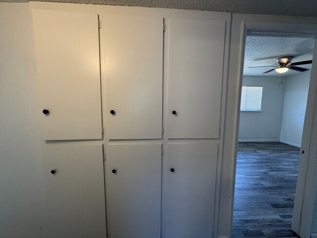 Building Photo - 309 Cordova Ln