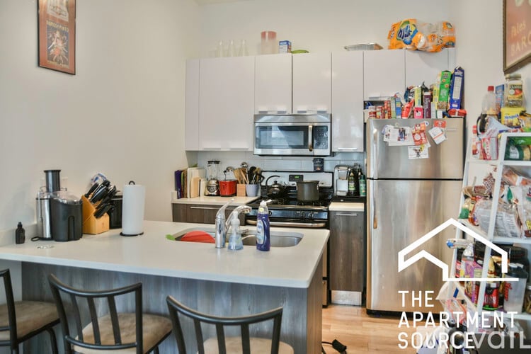 Building Photo - 2700 W North Ave