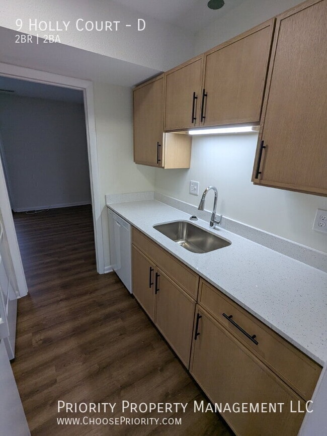 Building Photo - 9 Holly Ct