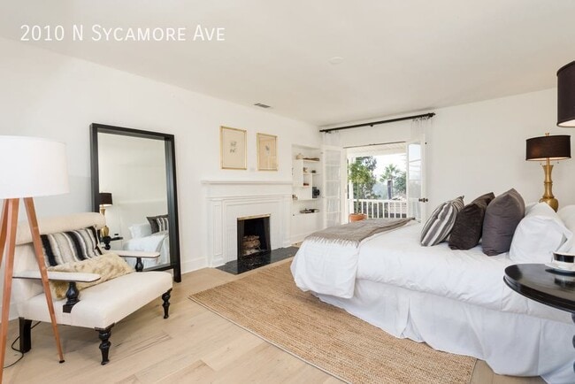 Building Photo - 2010 N Sycamore Ave