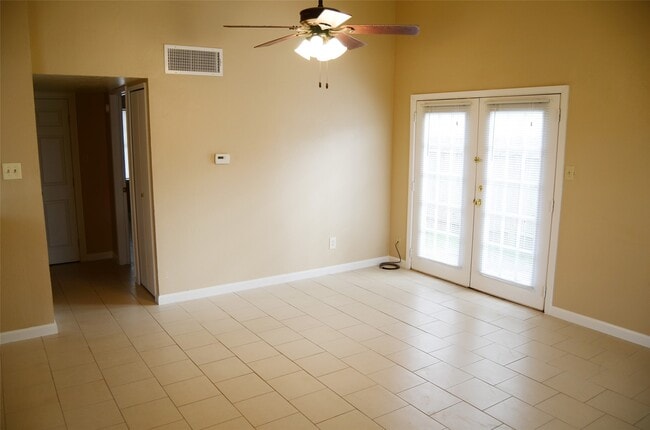 Building Photo - 17506 Bullis Gap Dr