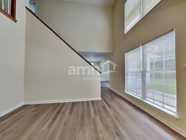 Building Photo - 3548 Grovecrest Way