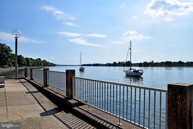 Building Photo - 73 G St SW