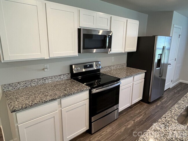 Building Photo - 4320 Bowline Dr