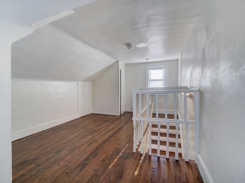 Bedroom - 322 Westfield Ave