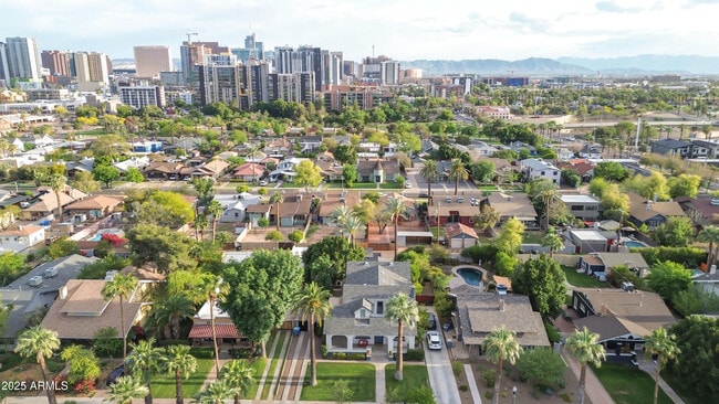 Building Photo - 69 W Lynwood St