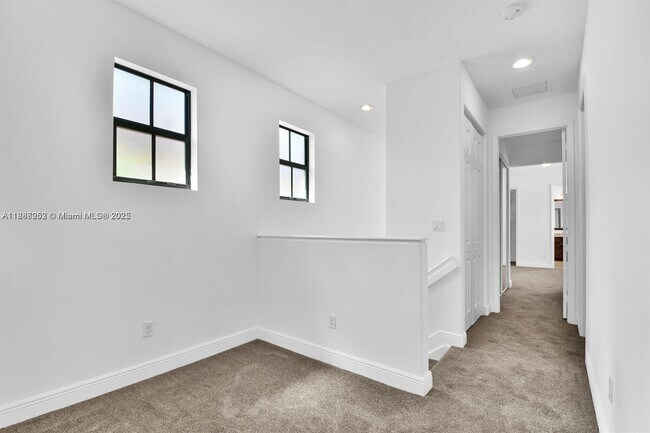 Building Photo - 8354 NW 39th Ct