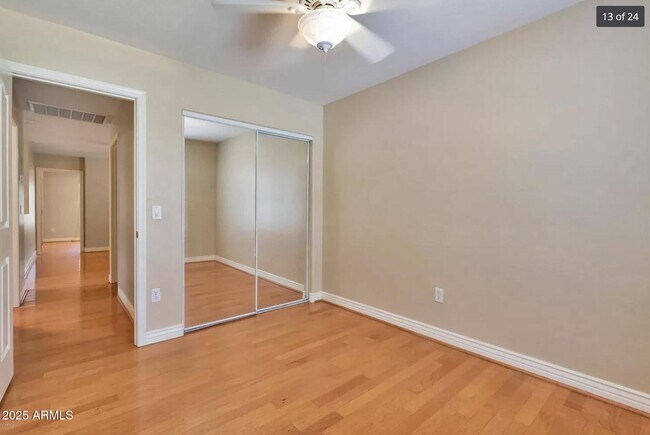 Building Photo - 315 W Mountain Sage Dr