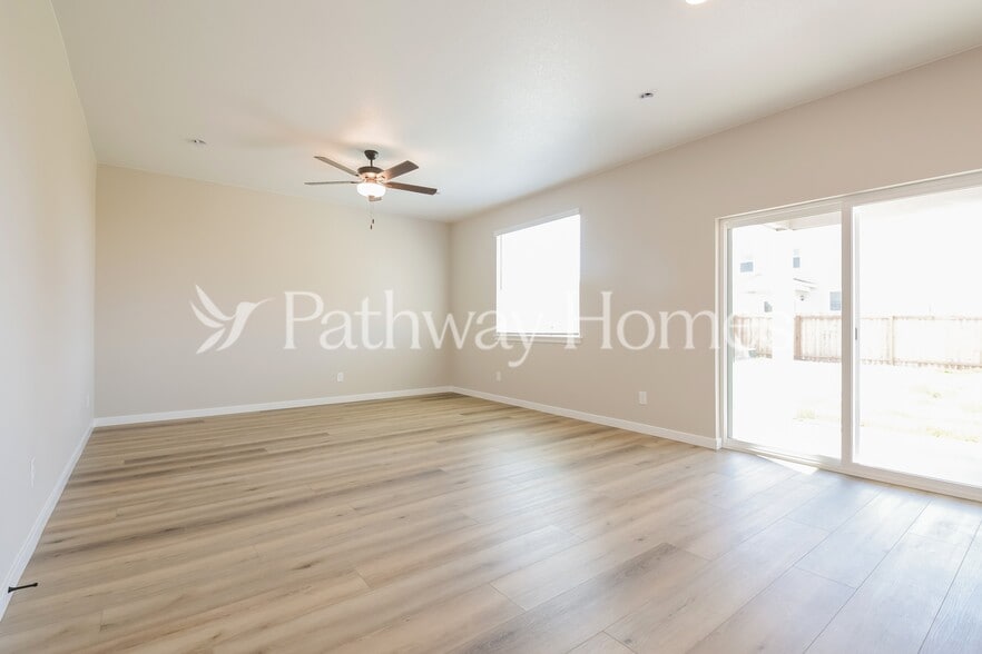 Building Photo - 9491 Yampa St