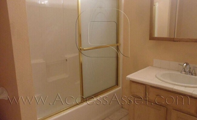 Building Photo - Great Single Story 3 Bed/2 Bath Home In Cathedral City!