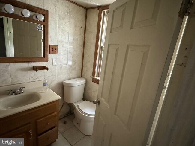 Building Photo - 237 Pierce St