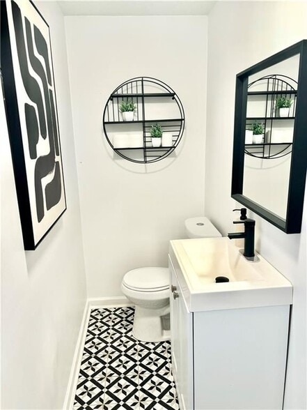 Building Photo - 5442 Scofield Rd