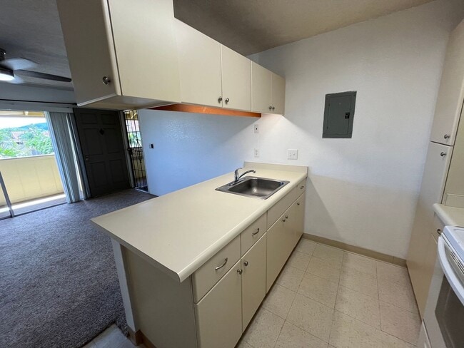 Building Photo - Ihona (Waipahu/Waipio) - Upstairs 1 Bedroo...