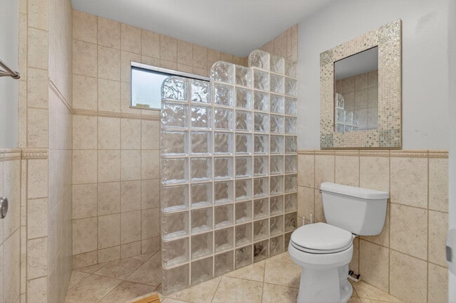 Building Photo - 7745 Stanway Pl