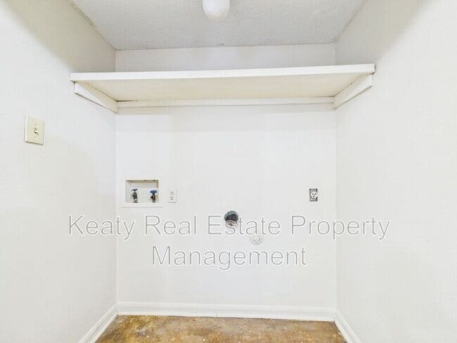 Building Photo - 102 Dorchester St