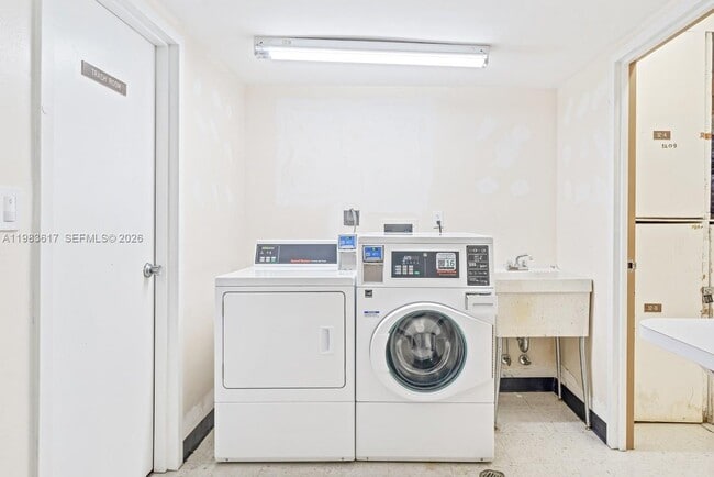 Building Photo - 20335 W Country Club Dr