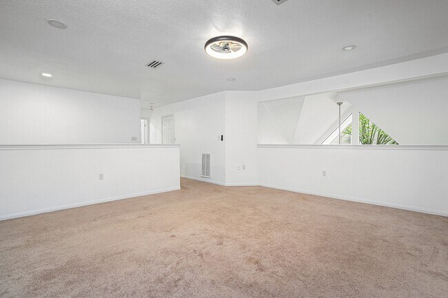 Building Photo - 211 Hunt Rd