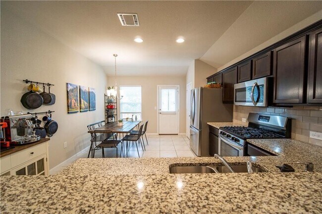 Building Photo - 10406 Hatton Ln