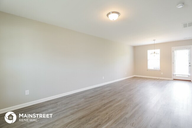 Building Photo - 3084 Bushfield Dr