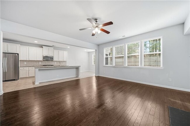 Building Photo - 425 Lance View Ln