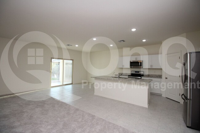 Building Photo - 36039 W Santa Monica Ave