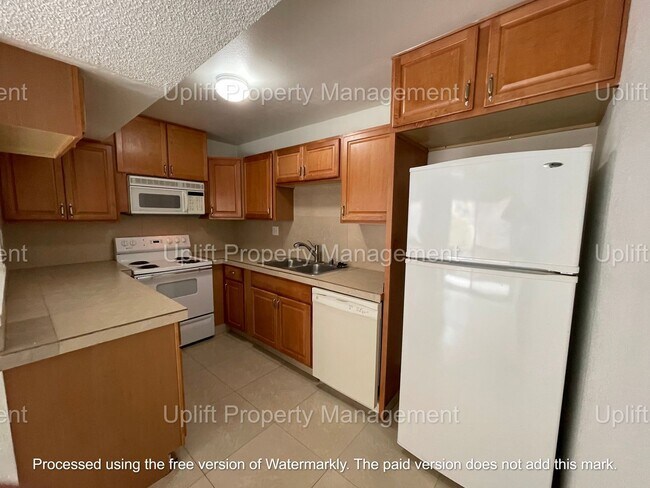 Building Photo - 6811 Alvarado Rd