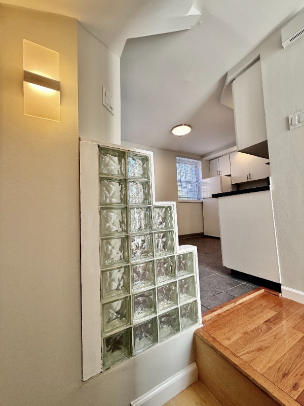 Building Photo - 1008 Salter St