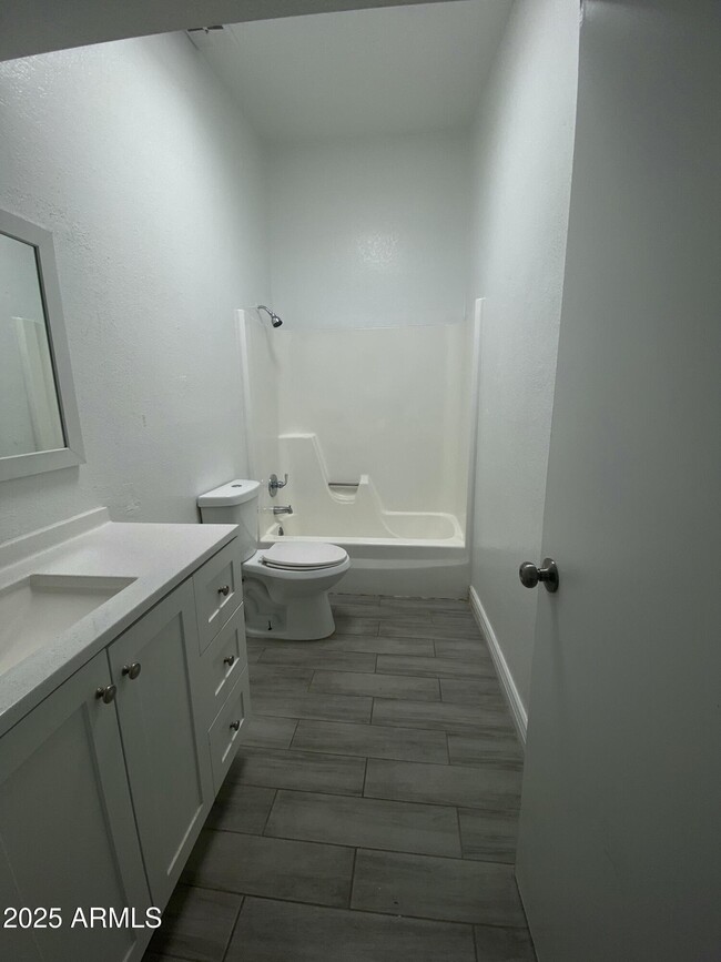 Building Photo - 2580 S Yavapai Rd