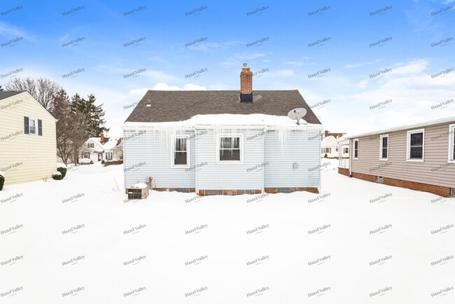 Building Photo - 7701 Kenton Ave