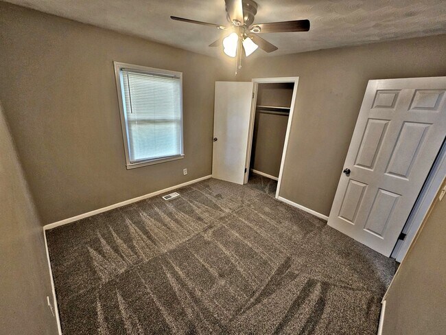 Building Photo - HOUSE FOR RENT - DECATUR