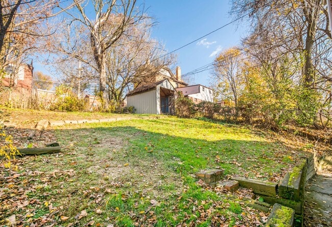 Building Photo - AVAILABLE JULY 1ST! ABSOLUTELY GORGEOUS & RENOVATED 2 bedroom in CASTLE SHANNON!